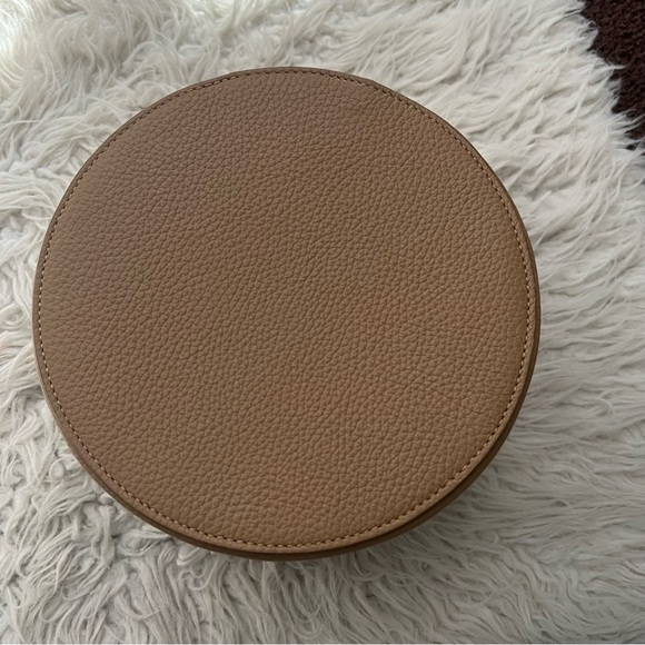 Cuyana Leather Wellness Case - Picture 5 of 7